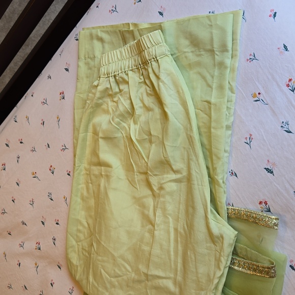 Pakistani designer shalwar kameez - Picture 7 of 10